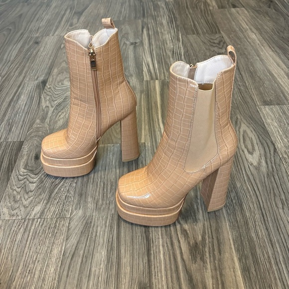 Simmi Martha Nude Patent Faux Croc Print Platform Block Heel Boots - Picture 3 of 7